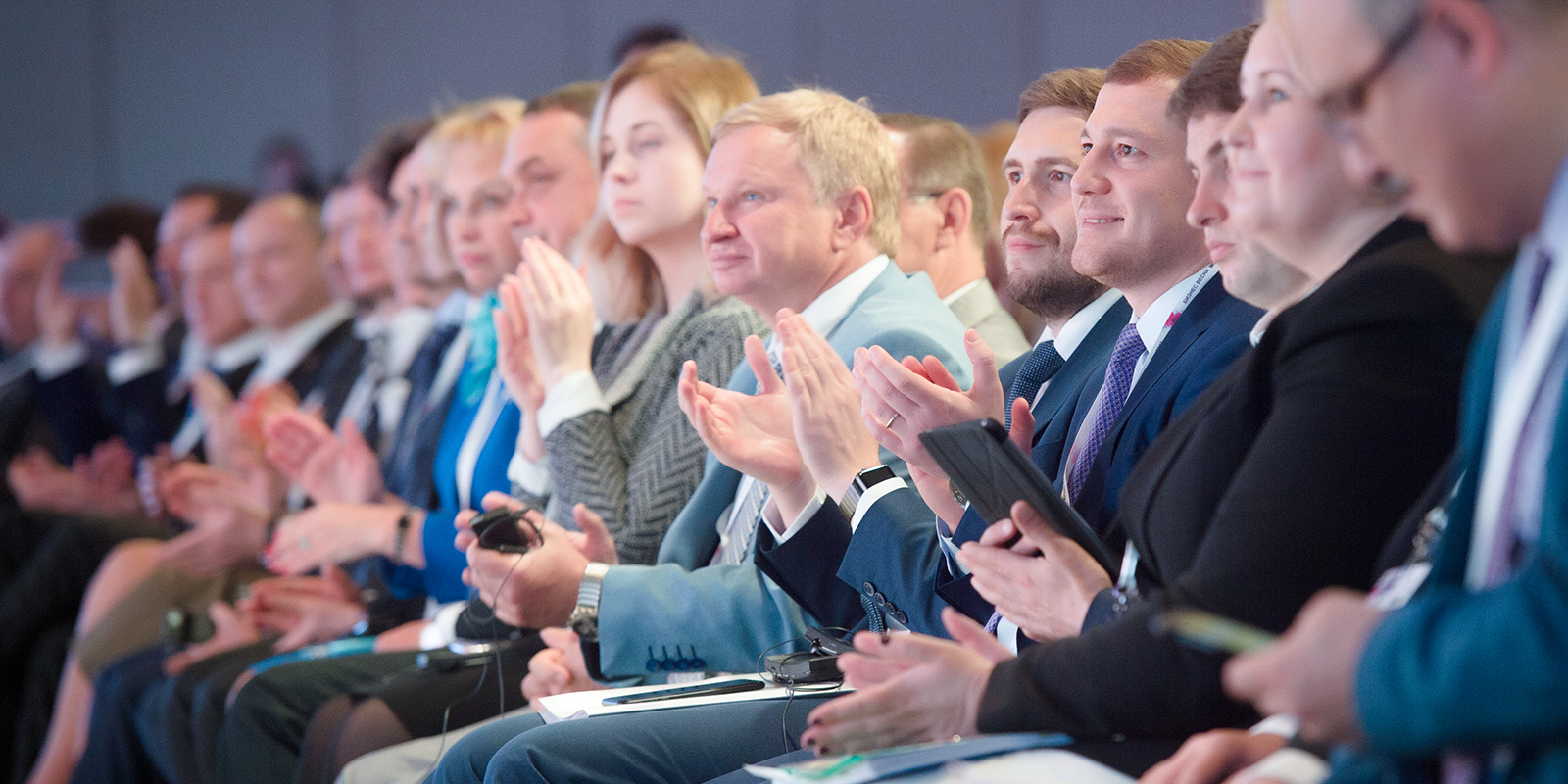 3 форум дня. Среднего бизнеса в Москве. Московское предпринимательство. Индивидуальный предприниматель Москва. День предпринимателя фоон.